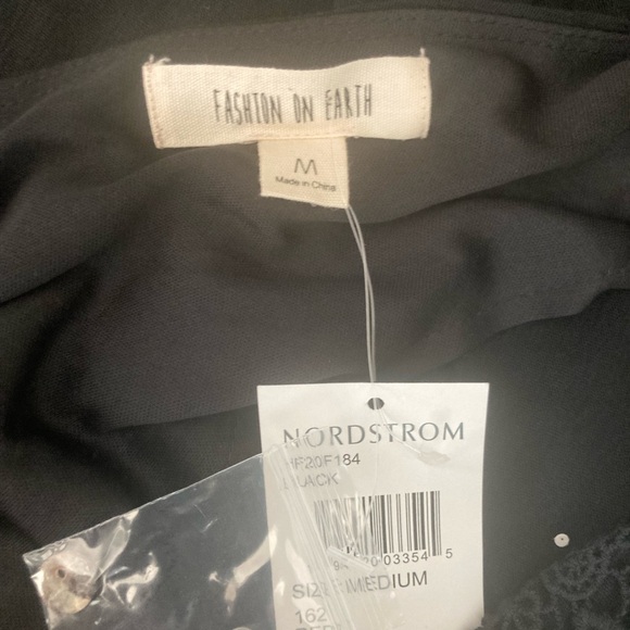 Black low V shape on front and back. - Picture 3 of 6